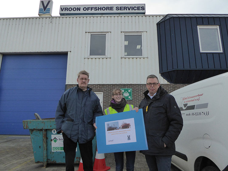 Image:Vroon: petitie massaal ondertekend