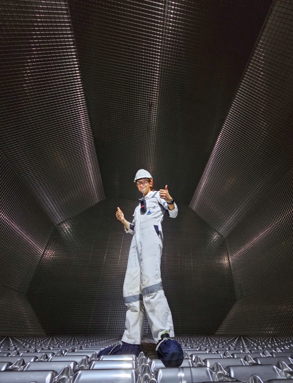 joe_furness_the_sailor_inside_LNG_tank_web_x660px_insert.jpg