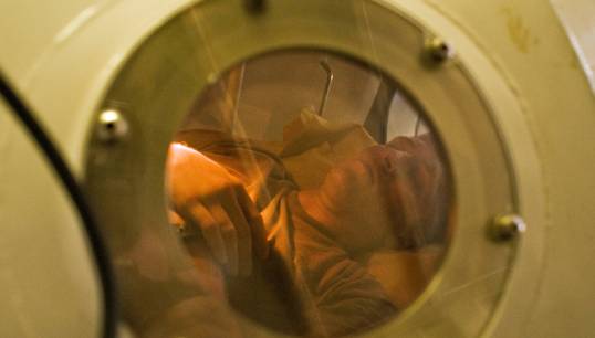 Image:The most common symptoms of seasickness experienced by seafarers include nausea, cold sweats, and yawning, but can include drowsiness, fatigue and feelings of weakness and depression. Image: Wikimedia Commons
