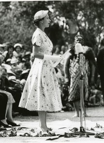 Gothic_Queen_1953_web.jpg