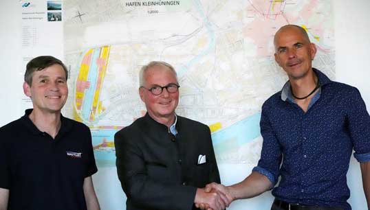 Image:At the CBA signing were Nautilus national secretary Holger Schatz (far right), Nautilus industrial organizer Piet Dörflinger (left) and a director of Sea Chefs Holding Group Michael Knauer.  Image: Nautilus International