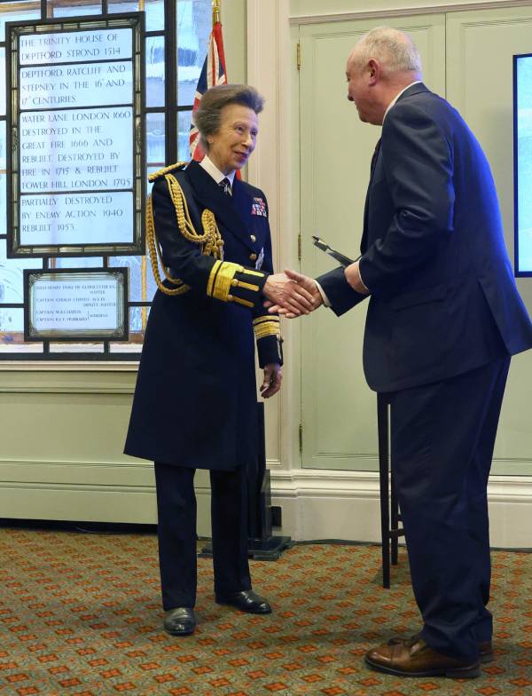 mnwb_2026_awards_iain_lindsay_and_hrh_princess_anne_webinsert.jpg