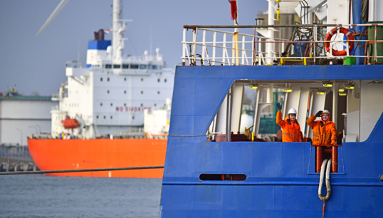 Image:While the most recent Seafarers Happiness Index data suggests that crew sentiment has stabilised, retention may become an issue due to ongoing pandemic welfare issues. The cost of connectivity was also repeatedly raised. Image: Danny Cornelissen